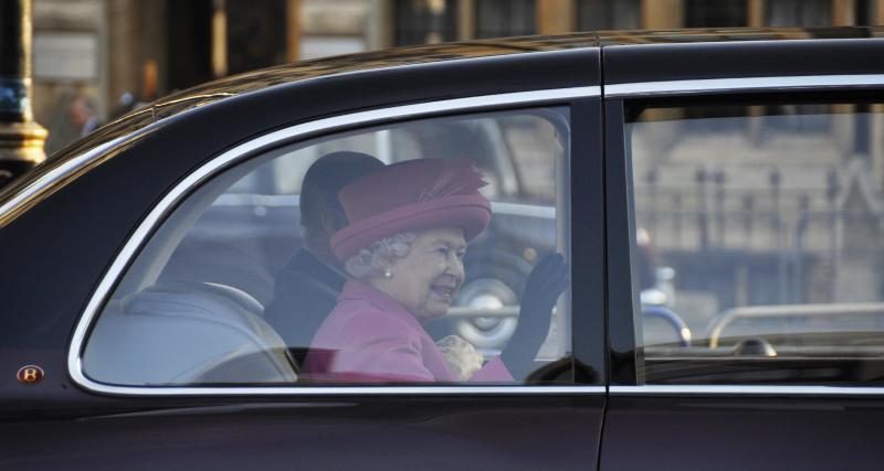  - Saviez-vous que la Reine d’Angleterre n’avait pas besoin de permis de conduire pour prendre le volant ?