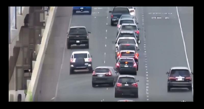  - VIDEO - Ce changement de voie sur autoroute est tout sauf maîtrisé
