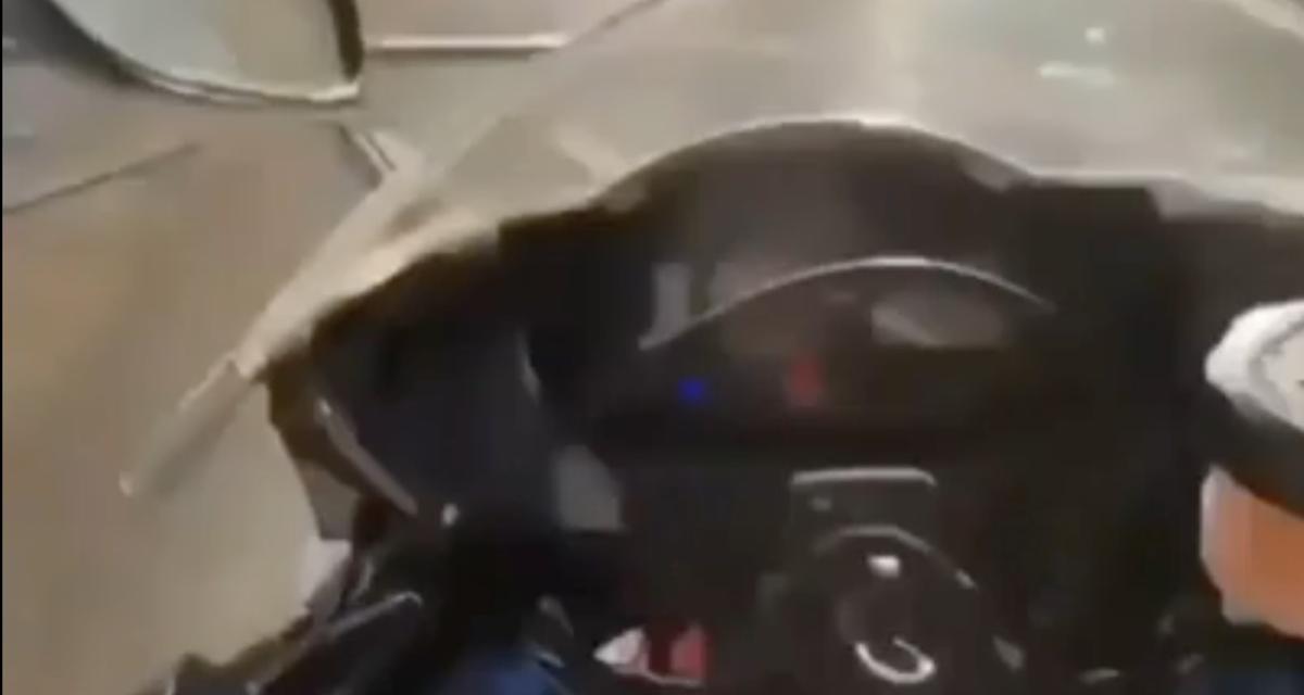 Ce motard a développé une technique culottée pour ne pas payer le péage
