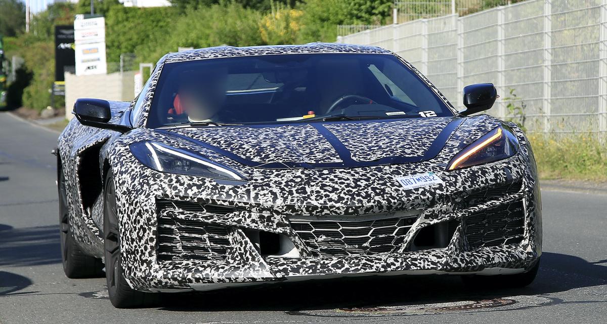 La future Chevrolet Corvette E-Ray sous camouflage