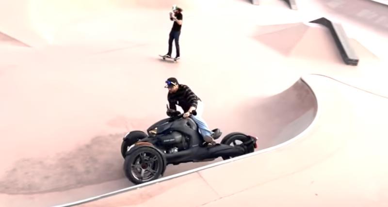  - Ses acrobaties à moto dans un skatepark se terminent par un accident ridicule