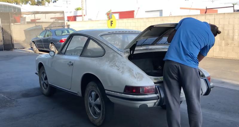  - VIDEO - Cette Porsche 911 reçoit son premier lavage depuis près de 40 ans et vaut maintenant une petite fortune