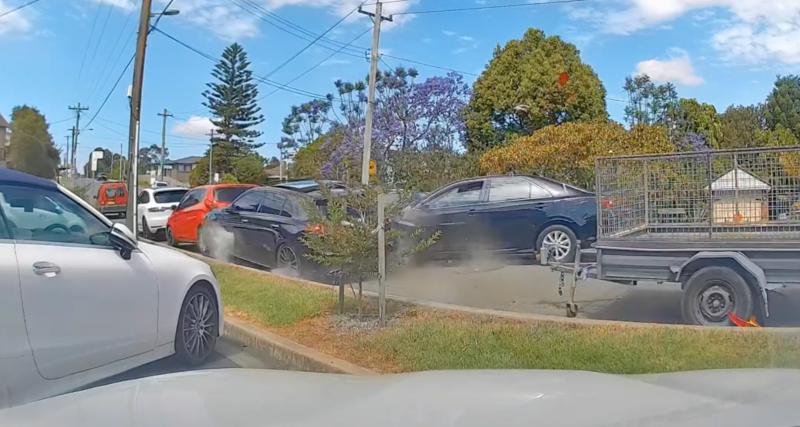  - VIDEO - Ce maladroit conducteur a fait du dégât sur un parking