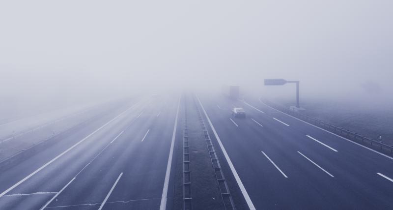  - VIDEO - Le brouillard sur la route, c'est traître, mais à ce point-là…