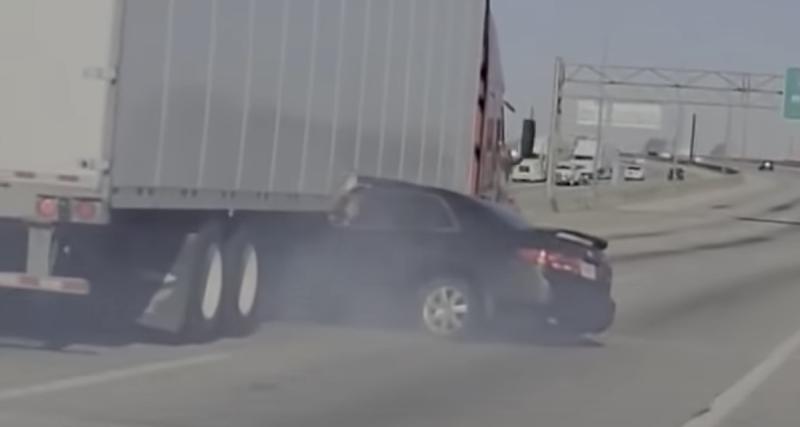  - VIDEO - Coincée sous un camion sur l'autoroute, elle a passé les minutes les plus longues de sa vie