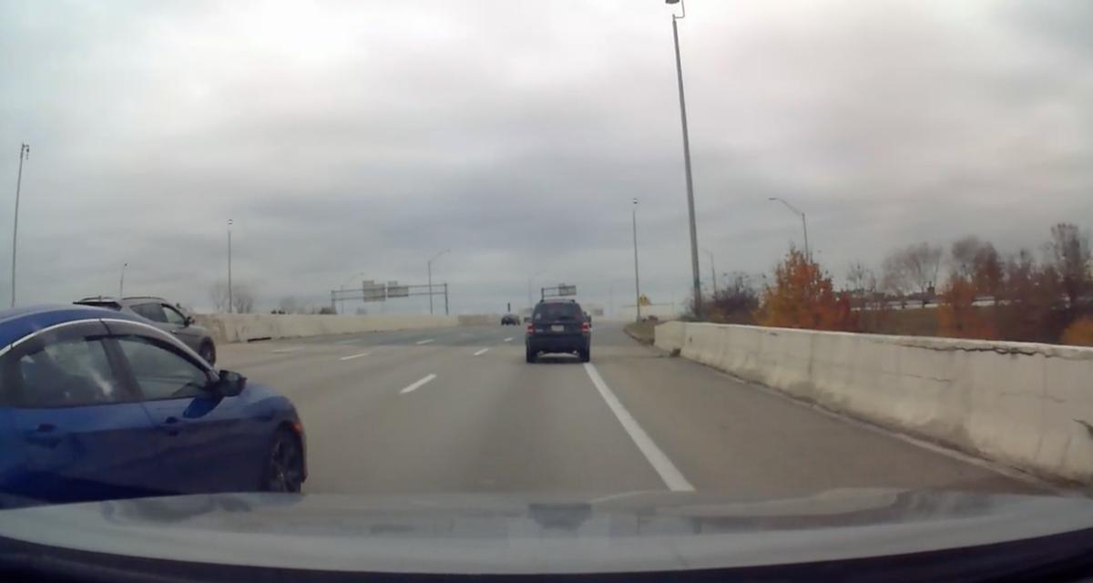 VIDEO - Complètement perdu sur l'autoroute, il attend le pire moment pour se rabattre