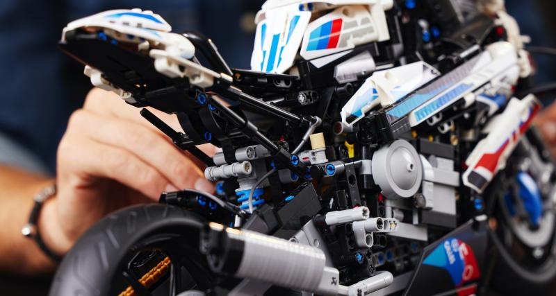 La BMW M 1000 RR débarque chez Lego Technic en mode ultra-réaliste - BMW M 1000 RR
