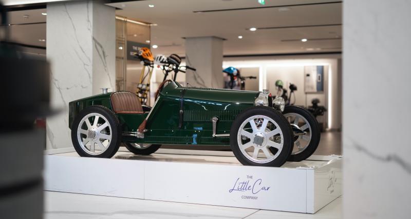  - Une rutilante Bugatti Baby II exposée chez Harrods pour les fêtes