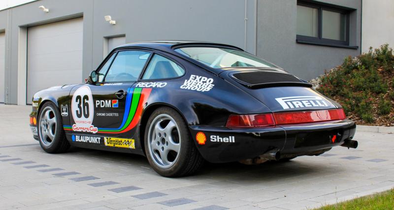 Près de 250.000 € pour cette Porsche 911 Carrera 2 Cup homologuée route - Vitesse de passage en cours rapide pour la 964 Cup (carrossage négatif à 'avant) 