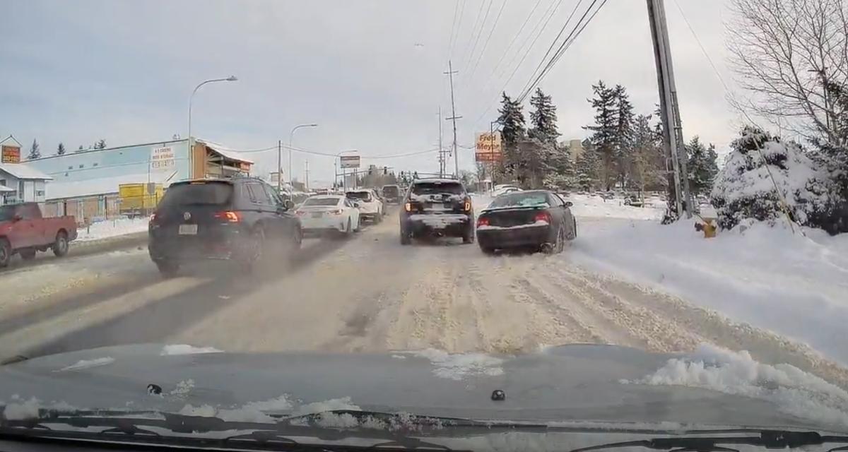 VIDEO - Même sur la neige, cette Ford Mustang est prête à tout pour gagner quelques secondes