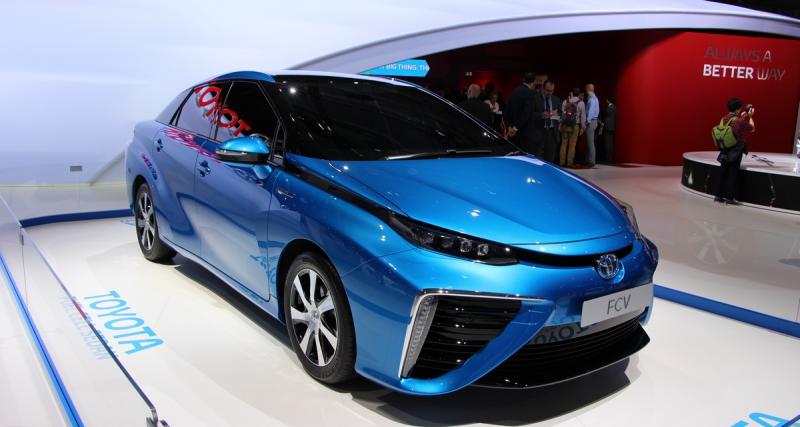  - Mondial de l'Automobile 2014 : Toyota Fuel Cell Sedan