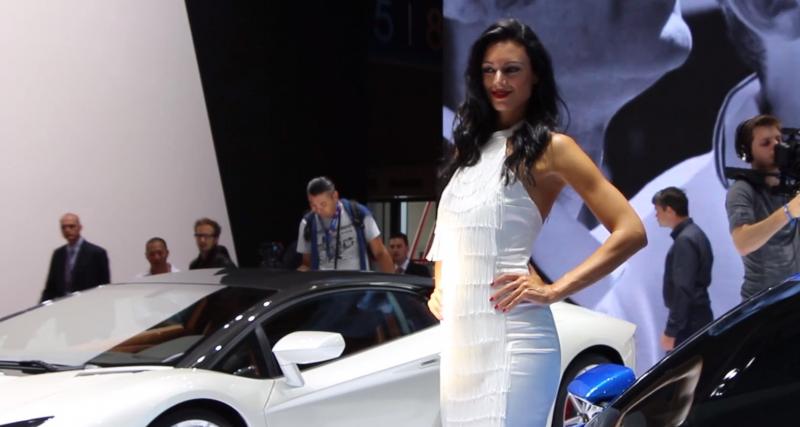  - Les hôtesses Lamborghini au Mondial de l'Auto 2014 en vidéo
