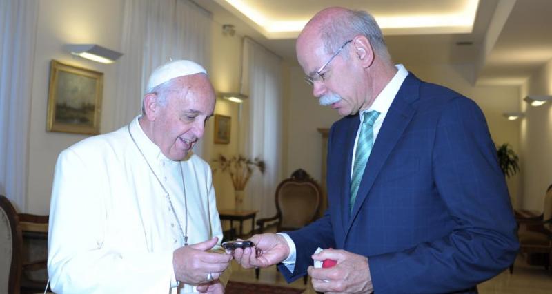  - La nouvelle papamobile remise au pape François