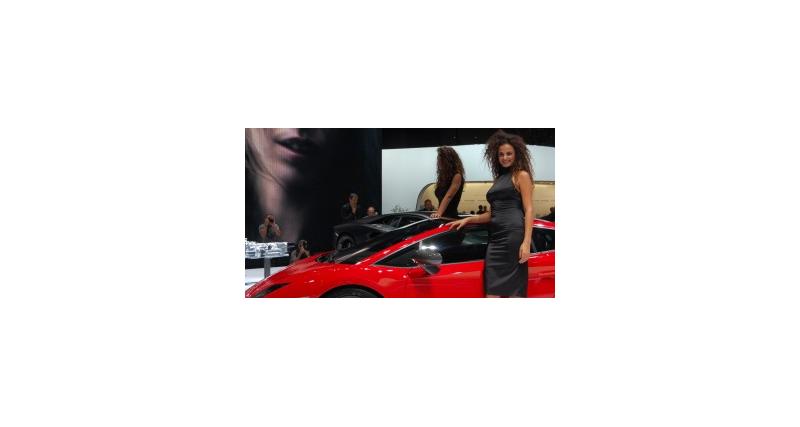  - Salon de Francfort : les hôtesses Lamborghini