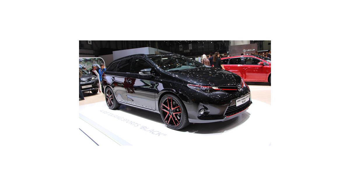 Toyota Auris Touring Sports Black : nippone dévergondée