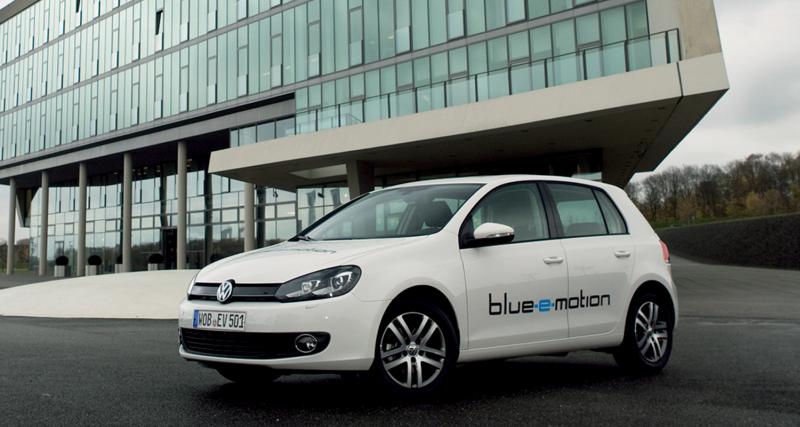  - Volkswagen Golf Blue-e-motion : compacte sur prise