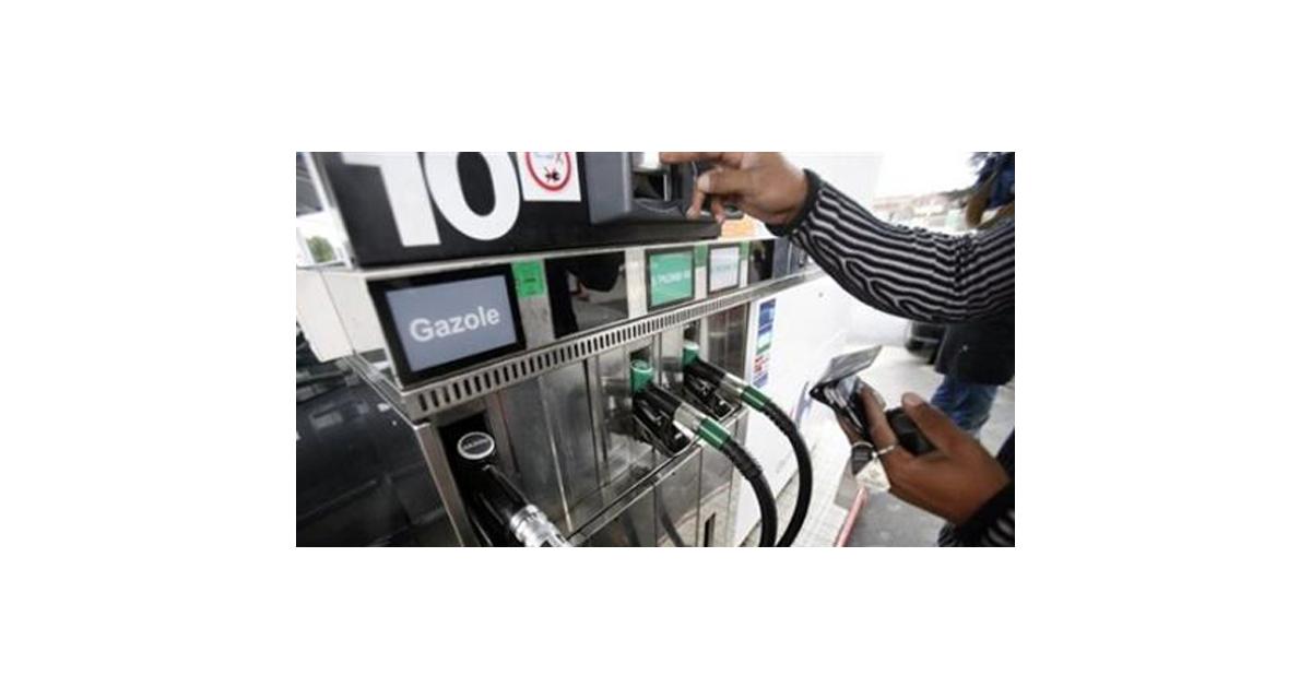 Carburant : les prix au plus bas depuis août 2011
