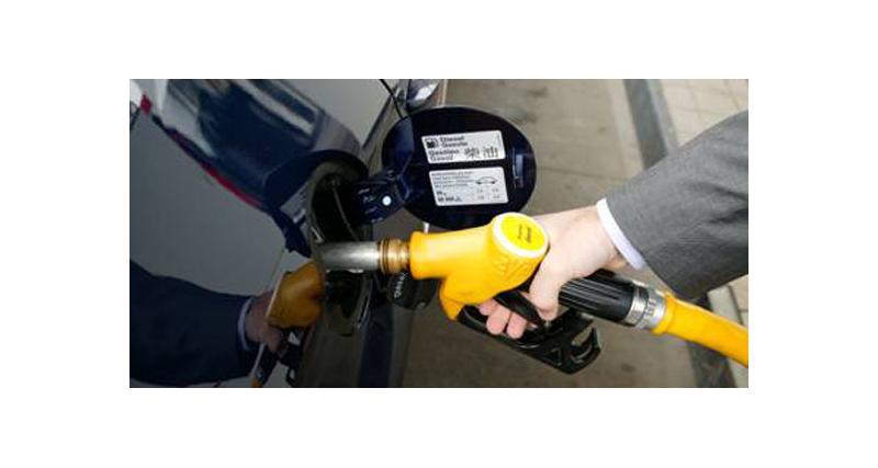  - Le prix de l'essence et du Diesel bloqué par François Hollande : money-time