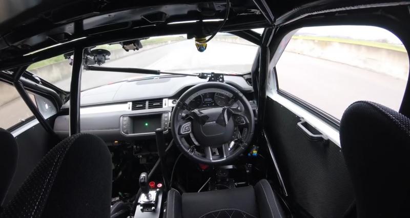  - Le tonneau du Jaguar E-Pace mis au point grâce à un pilote automatique
