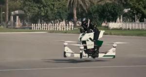 Il veut prouver son innocence grâce à sa dashcam et finit en prison - Le nouveau jouet de la police de Dubaï est une moto volante