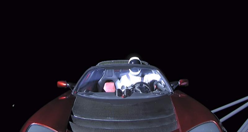 SpaceX : la Tesla Roadster entame son voyage dans l'espace - Une décapotable dans l'espace