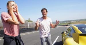 La Porsche Mission E sur circuit avec Mark Webber - Maria Sharapova malmène Mark Webber en Porsche 911 GT2 RS