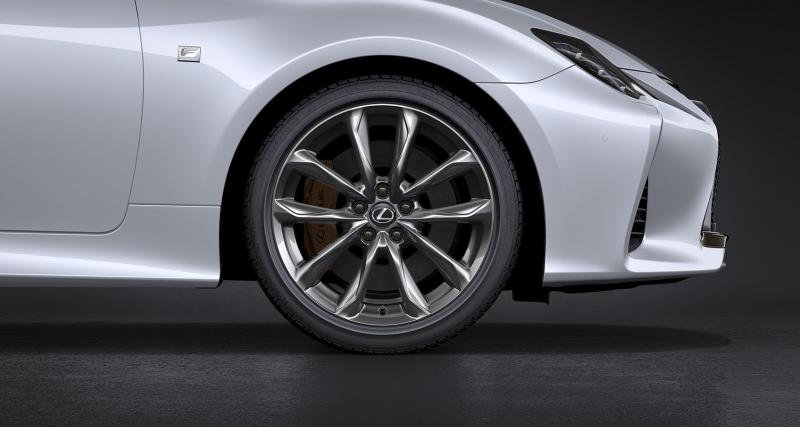La Lexus RC restylée pour le Mondial de l’Automobile - Elle enfile les chaussures de la grande soeur