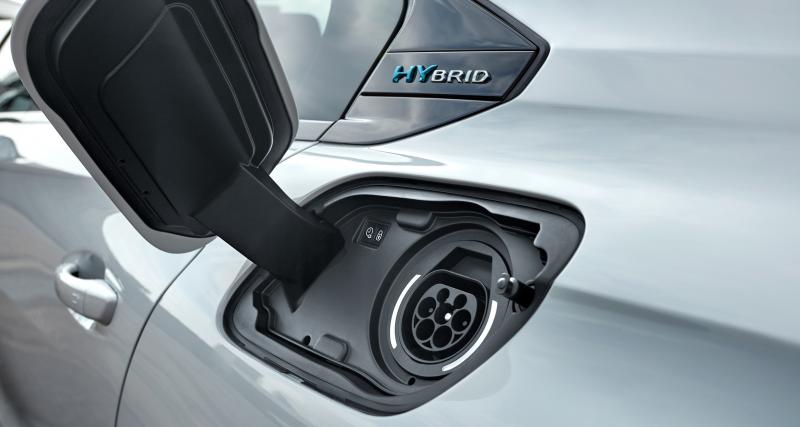 Peugeot 508 Hybrid : un câble et plus de chevaux ! - Un essence pour remplacer le Diesel