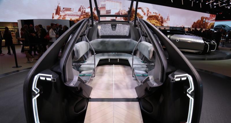 Renault EZ-ULTIMO : limousine autonome à la demande - Le marbre s’invite dans l’habitacle