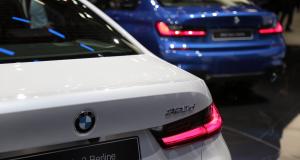 BMW 330e : la Série 3 hybride rechargeable se dévoile - La Série 3 hybride rechargeable fera ses débuts au salon de Los Angeles. Baptisée 330e, elle affiche une autonomie électrique de 60 km.