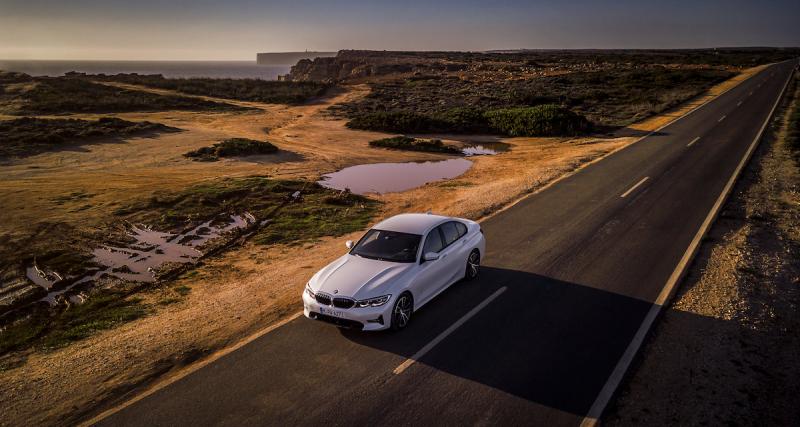  - BMW 330e : la Série 3 hybride rechargeable se dévoile
