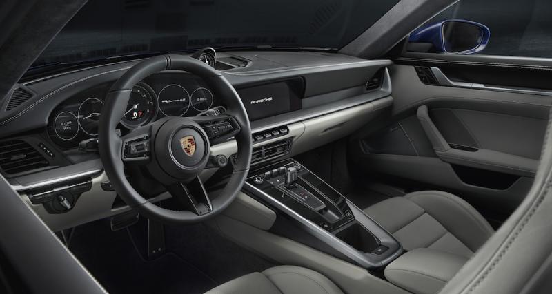 La Porsche 911 type 992 en 5 points - Avec la nouvelle 911, Porsche fait évoluer son coupé allemand dans de nombreux domaines, mais pas vraiment au niveau du look.
