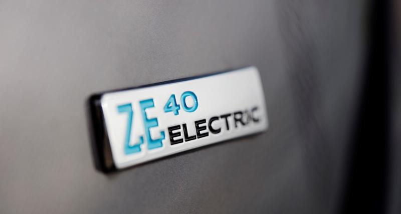Renault ZOE : la reine des voitures électriques en France - La hotte électrifiée du Père Noël