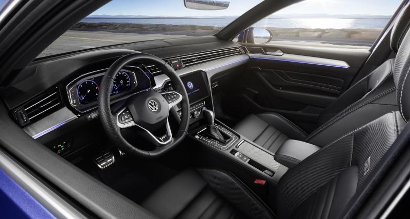 Volkswagen Passat restylée : la familiale allemande en quatre points - La Passat reste l’un des best-sellers de la marque allemande