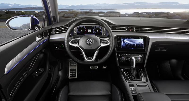 Volkswagen Passat restylée : la familiale allemande en quatre points - La Passat reste l’un des best-sellers de la marque allemande