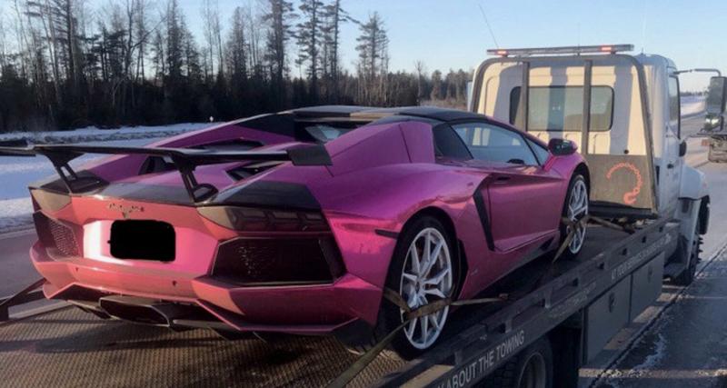  - Flashé à 168 km/h à bord de sa Lamborghini Aventador Roadster rose ! 