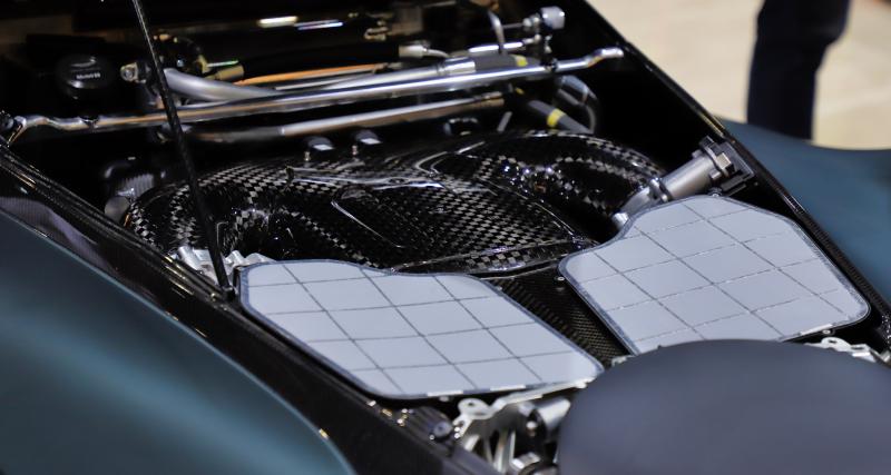 Aston Martin Valkyrie : la supercar hybride en 4 points - Techno