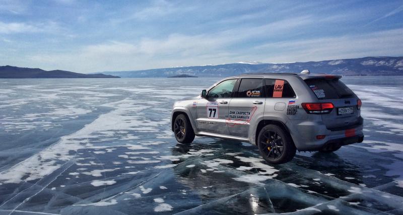 Record sur glace : 280 km/h pour le Jeep Grand Cherokee Trackhawk en Sibérie - 280 km/h retenus sur glace. Un record pour le Jeep Grand Cherokee Trackhawk de 707 ch, le plus puissant SUV de série au monde.