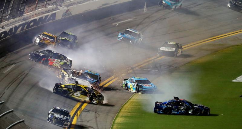  - NASCAR : bagarre entre deux pilotes (vidéo)