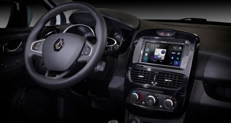 Un autoradio CarPlay et Android “plug and play” pour la Clio 4 chez Pioneer