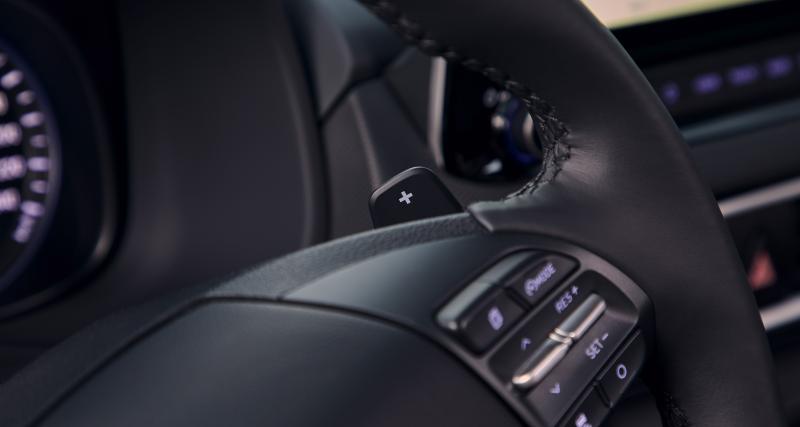 Hyundai Kona : le SUV citadin passe à l’hybride - Aides à la conduite