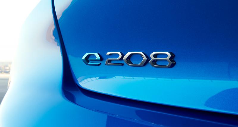 La nouvelle Renault ZOE face à la Peugeot e-208 : le match de l'électrique - Le style