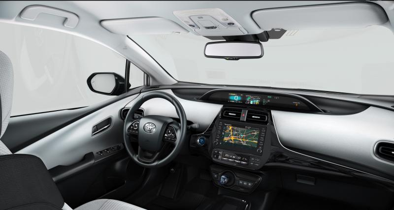 Toyota Prius Rechargeable : la version cinq places en trois points - Prius solaire