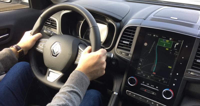 Essai du Renault Koleos restylé : découverte du grand SUV en vidéo - Comportement en mode confort