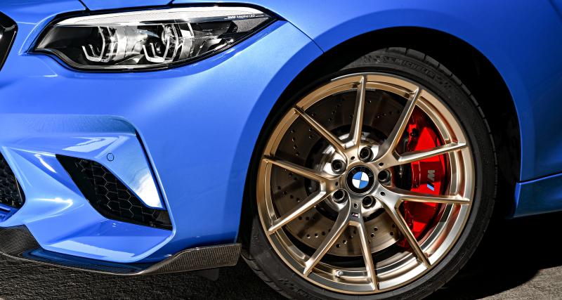 BMW M2 CS : une boîte manuelle et 450 ch ! - Fibre de carbone omniprésente