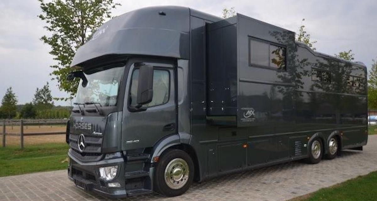 STX AKX 26/400 : le camping-car à 500 000 euros en trois points