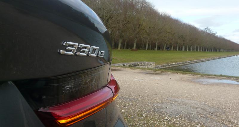 Essai de la BMW Série 330e : à moitié électrique, toujours dynamique - La BMW Série 330e offre jusqu'à 292 chevaux et une double personnalité lui permettant d'évoluer en silence.