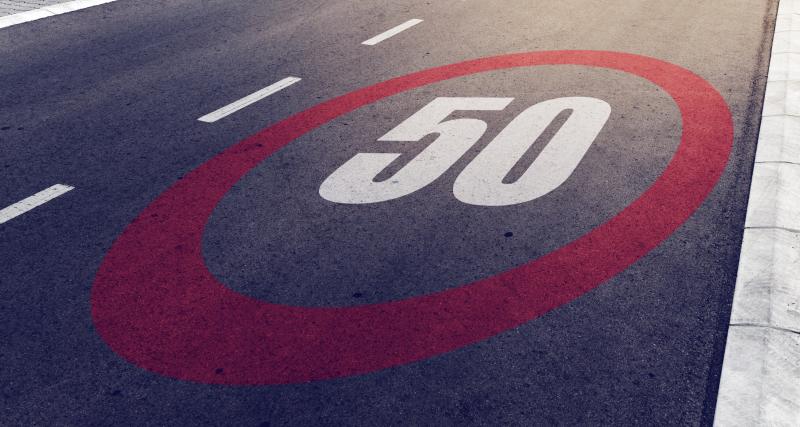  - Excès de vitesse : la route est limitée à 50, il circule à 111 km/h !