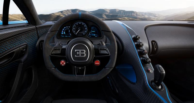 Bugatti Chiron Pur Sport : les courbes et la vitesse - La Bugatti Chiron Pur Sport repousse les limites de l’efficacité sans toucher à sa magnifique plastique.