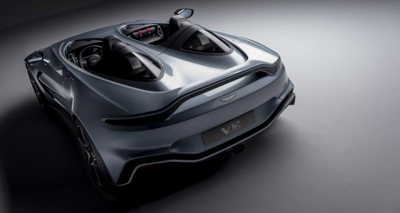 Aston Martin V12 Speedster : la supercar en vidéo - Coup de pied aux fesses